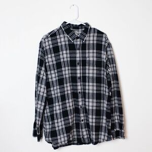 L.L. Bean Slightly Fitted Black & White Plaid Cotton Flannel Shirt